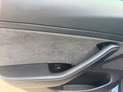 Used 2019 Tesla Model 3 Standard Range RWD image 5
