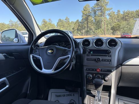 Used 2012 Chevrolet Captiva Sport LS FWD image 3