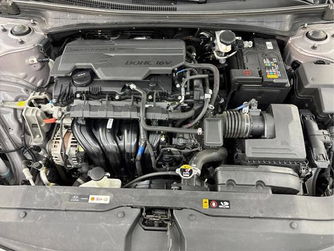 Used 2024 Hyundai Elantra SEL FWD image 28