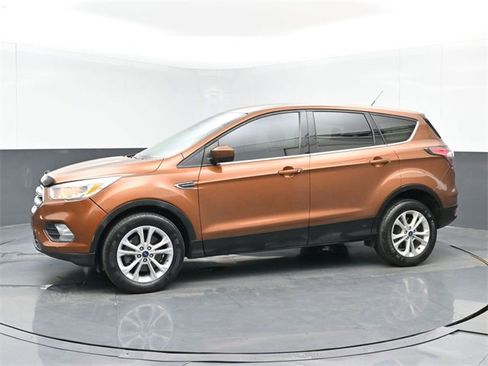 Used 2017 Ford Escape SE image 11