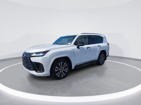 Used 2024 Lexus LX 600 4WD w/ Appearance Package image 4