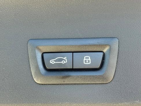 Used 2025 BMW X3 xDrive30i w/ Convenience Package image 16