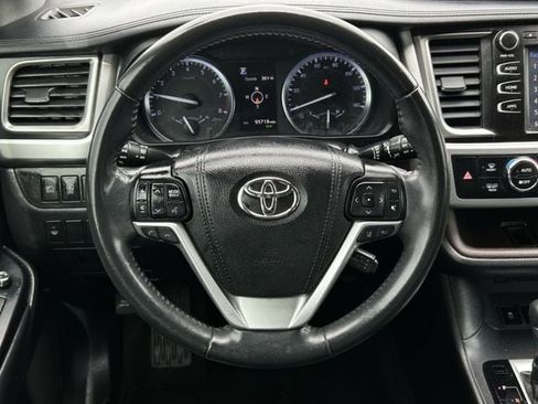 Used 2019 Toyota Highlander XLE image 13