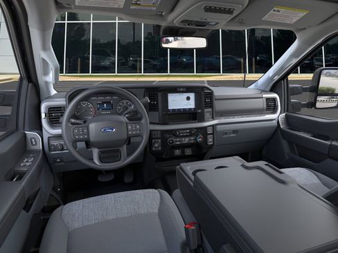 New 2025 Ford F250 XLT w/ FX4 Off-Road Package image 9