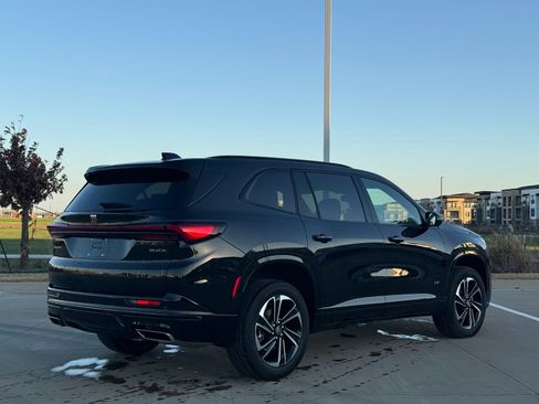 Certified 2025 Buick Enclave Sport Touring image 8