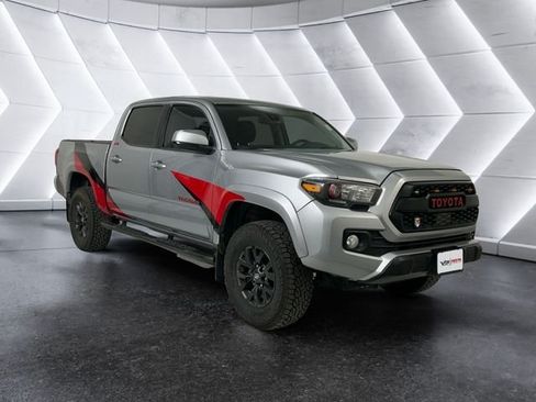 Used 2021 Toyota Tacoma SR5 RWD image 1