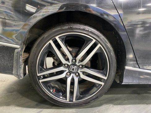 Used 2020 Honda Accord Touring image 8