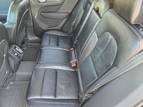 Used 2023 Volvo XC40 B5 Ultimate w/ Protection Package Premier AWD/4WD image 13