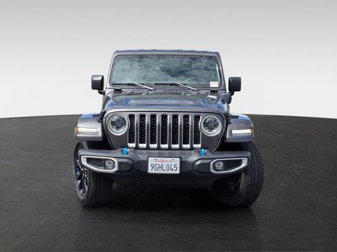 Used 2023 Jeep Wrangler Unlimited Sahara AWD/4WD image 3