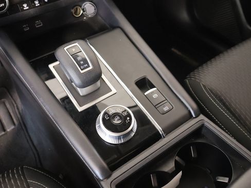 Used 2023 Mitsubishi Outlander ES FWD image 7