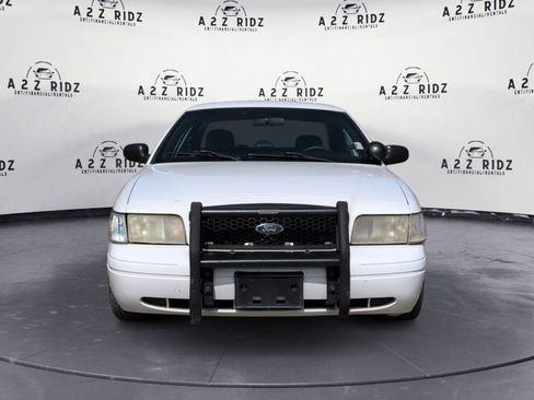 Used 2010 Ford Crown Victoria Police Interceptor image 2