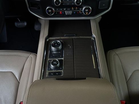 Used 2024 Ford Expedition Limited AWD/4WD image 17