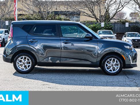 Used 2025 Kia Soul LX w/ LX Technology Package image 11