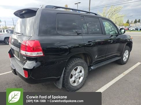Used 2011 Toyota Land Cruiser w/ Upgrade Pkg image 3
