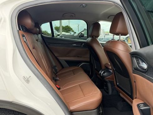 Used 2019 Alfa Romeo Stelvio RWD image 16