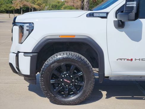 Used 2024 GMC Sierra 2500 AT4 w/ AT4 Premium Plus Package AWD/4WD image 8