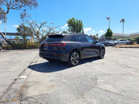 Used 2024 Audi Q8 e-tron Premium Plus w/ Premium Plus Package AWD/4WD image 3