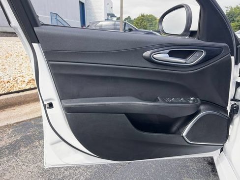 Used 2022 Alfa Romeo Giulia Sprint RWD image 10