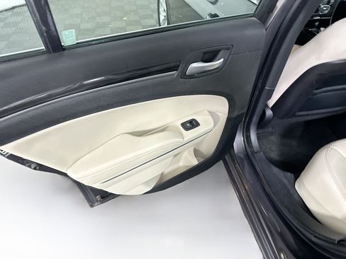 Used 2015 Chrysler 300 Limited RWD image 23