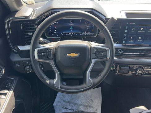 Used 2025 Chevrolet Silverado 2500 LT w/ Convenience Package AWD/4WD image 10