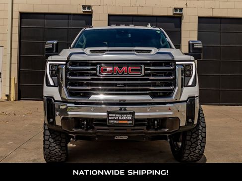 Used 2025 GMC Sierra 2500 SLT w/ SLT Convenience Package image 4