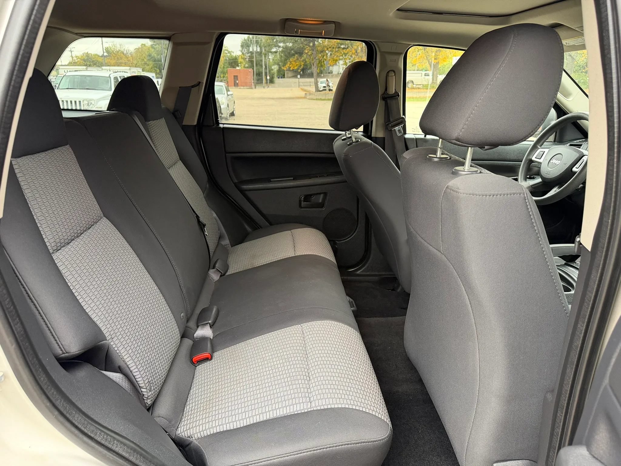 Used 2008 Jeep Grand Cherokee Laredo w/ Sun/Sound Group AWD/4WD image 18