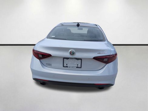 Used 2023 Alfa Romeo Giulia Sprint RWD image 5