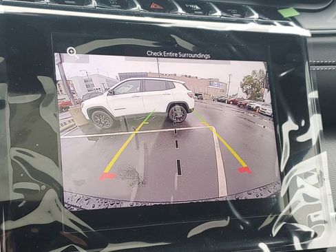 New 2025 Jeep Grand Cherokee Altitude image 25