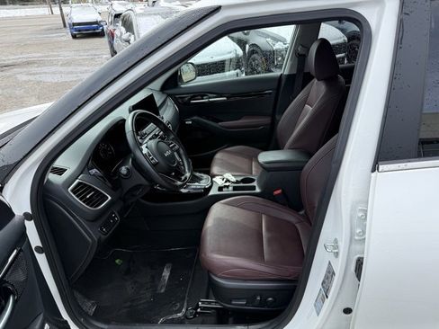 Used 2022 Kia Seltos SX w/ Sunroof Package image 8