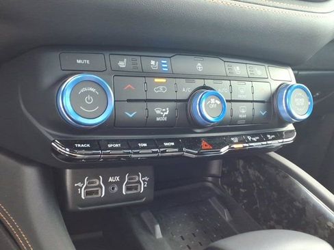 Used 2025 Dodge Durango R/T AWD/4WD image 10