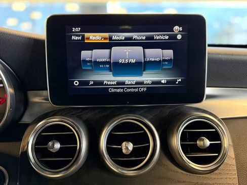 Used 2018 Mercedes-Benz GLC 300 4MATIC image 29