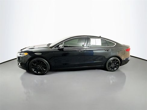 Used 2019 Ford Fusion Titanium image 4