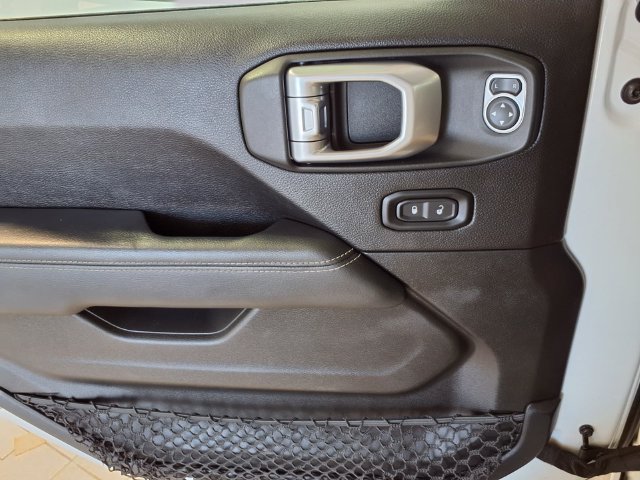 Used 2019 Jeep Wrangler Unlimited Sahara AWD/4WD image 19