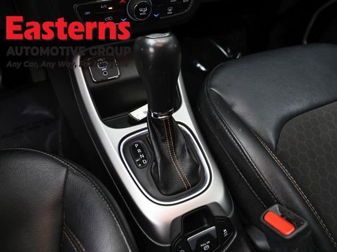 Used 2019 Jeep Compass Latitude FWD image 13