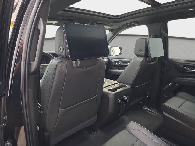 Used 2021 GMC Yukon Denali w/ Denali Premium Package AWD/4WD image 12