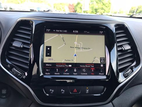 Used 2019 Jeep Cherokee Limited w/ Technology Group AWD/4WD image 22
