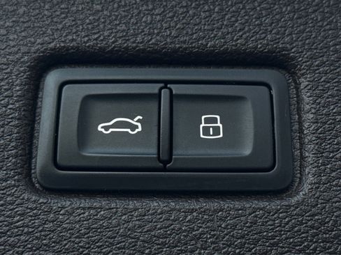 Used 2019 Audi Q7 3.0T Premium w/ Cold Weather Package image 38