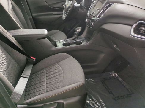 Certified 2024 Chevrolet Equinox LT w/ LPO, Floor Liner Package image 26