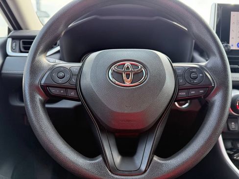 Used 2025 Toyota RAV4 XLE AWD/4WD image 26