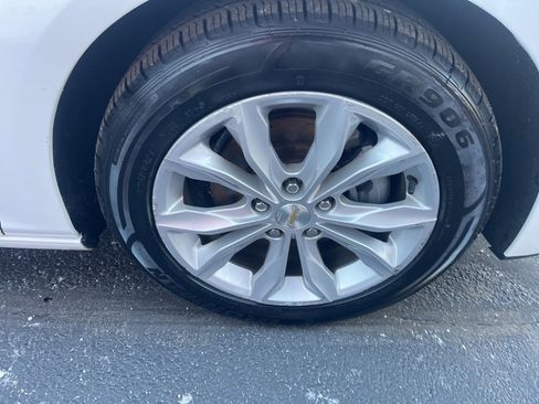 Used 2022 Chevrolet Malibu LT image 28