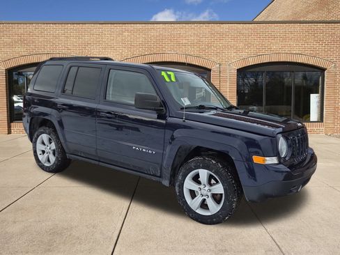 Used 2017 Jeep Patriot Latitude image 1