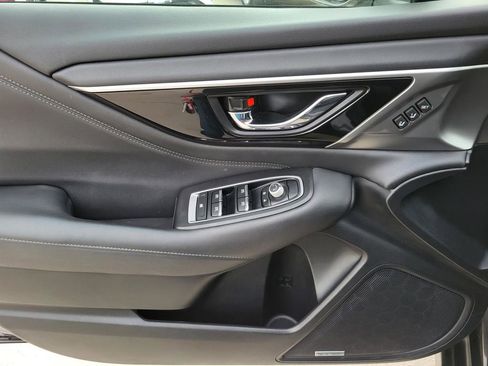 Used 2021 Subaru Outback Limited image 18