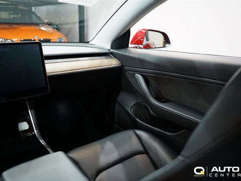 Used 2019 Tesla Model 3 Long Range image 18