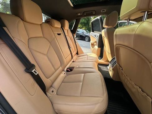 Used 2018 Porsche Macan Sport Edition image 16