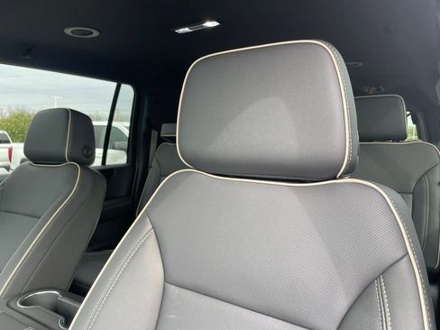 New 2026 GMC Yukon XL Elevation image 20