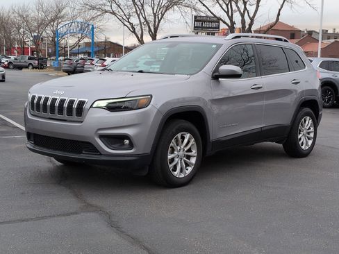 Used 2019 Jeep Cherokee Latitude w/ Popular Appearance Group image 10