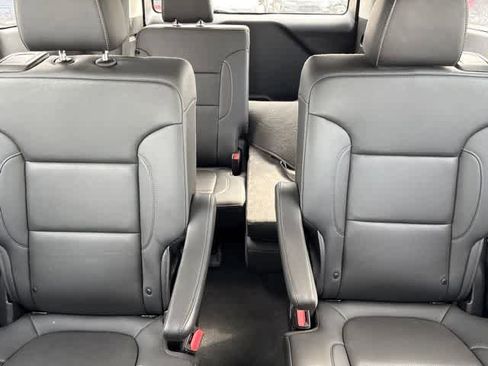 Used 2023 GMC Acadia SLT w/ Elevation Edition FWD image 25