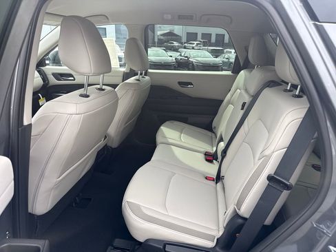 New 2026 Nissan Pathfinder SL FWD image 25