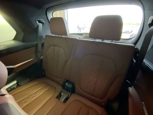 New 2026 BMW X7 M60i image 30