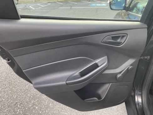 Used 2014 Ford Focus S FWD image 13